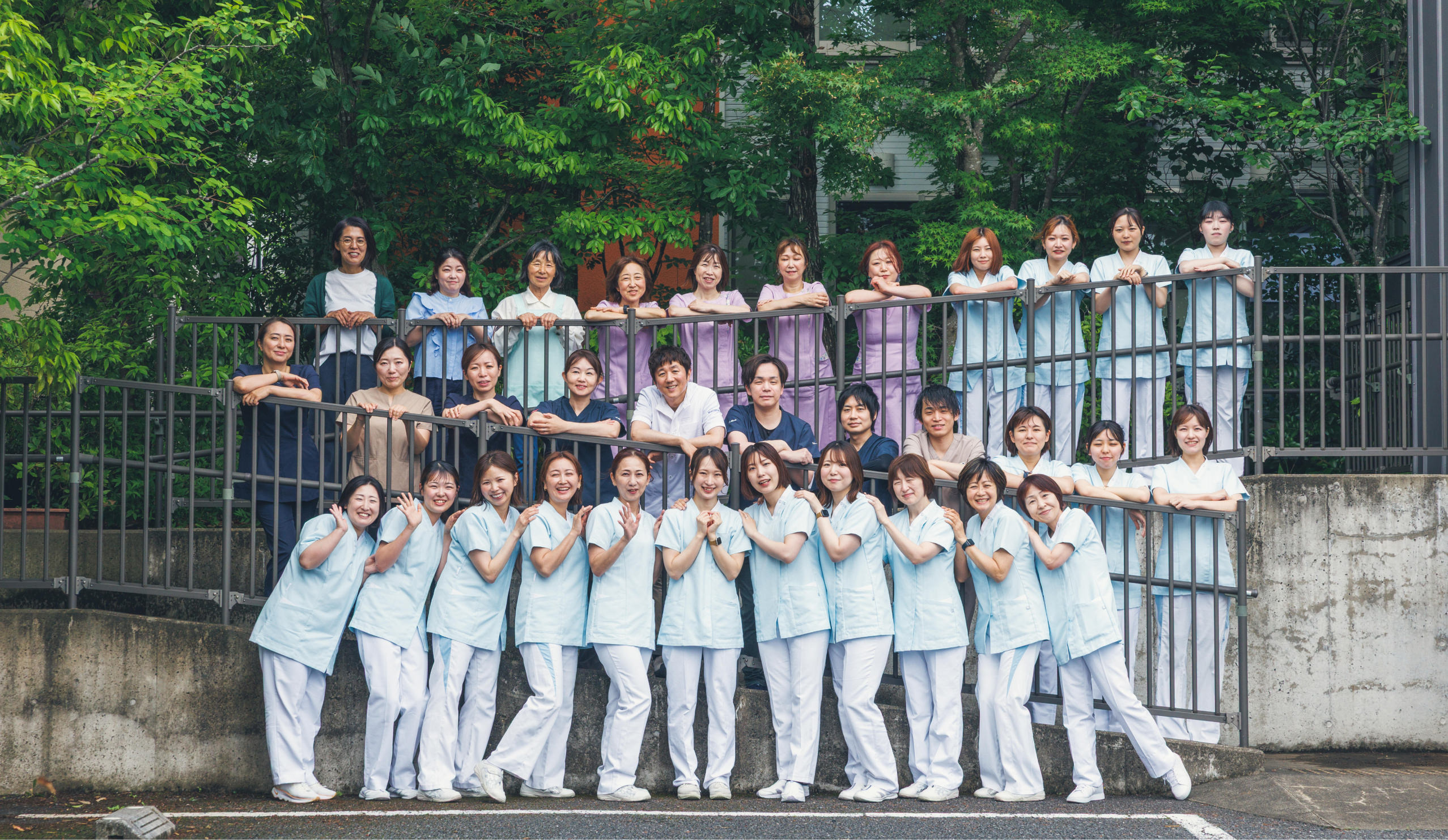 町野皮ふ科の医師・スタッフ集合写真